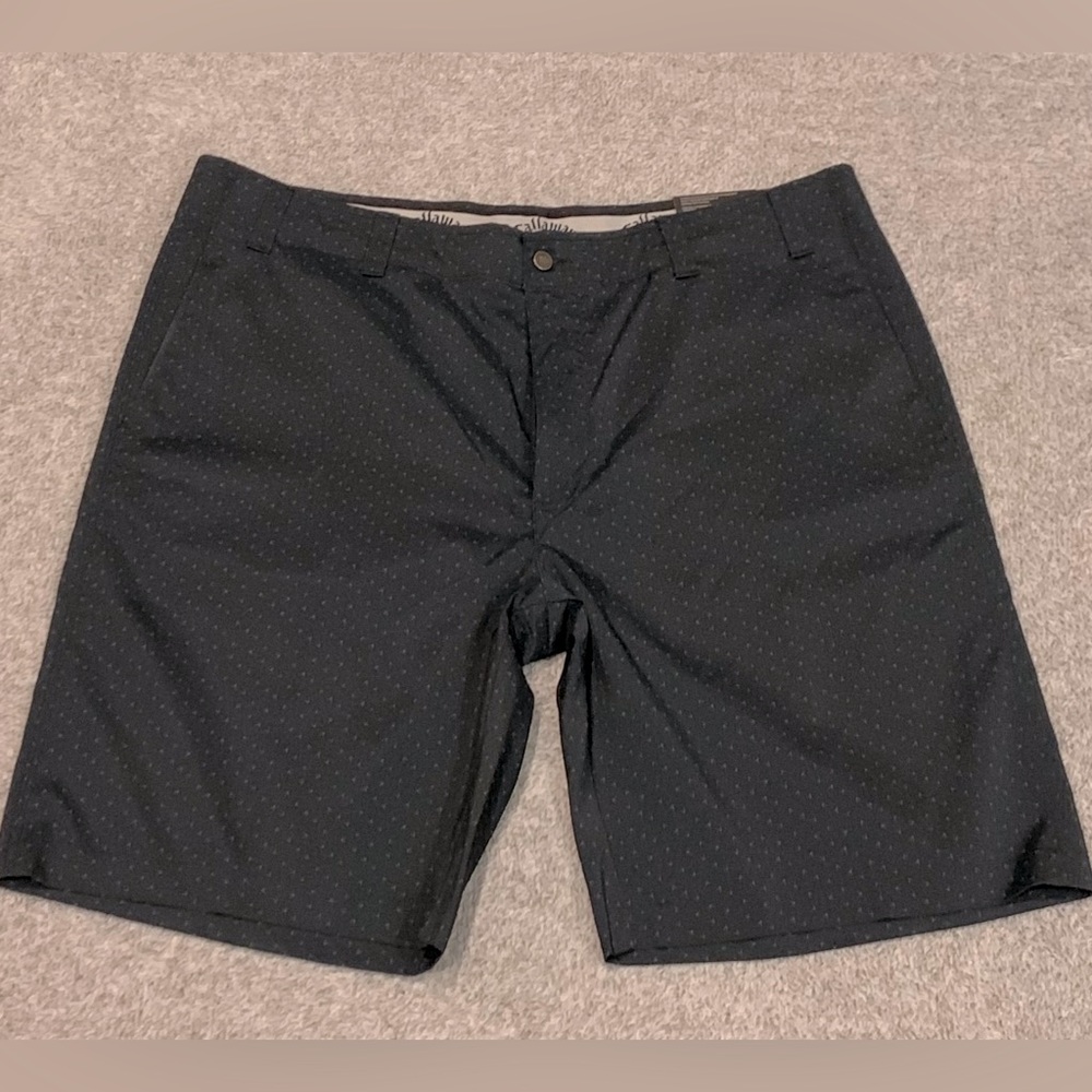 Callaway Men’s Black patterned Golf Shorts NWT size 40